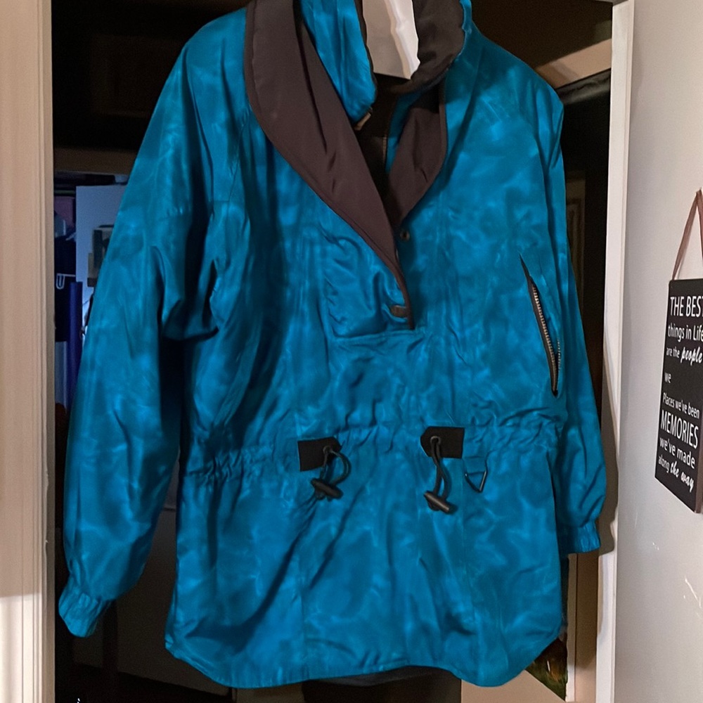 Blackbear ski jacket size 10 In excellent pre owned condition and shape.…
